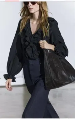 ZARAフリルブラウス　ブラック　M 新品未使用品