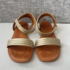 UGG ゴールド ストラップサンダルのサムネイル