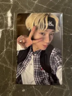 Item thumbnail for item cf4e1061-a82c-4801-841f-427edf7d6a8b