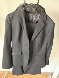 黒いリクルートスーツ（ジャケット・スカート・パンツ）