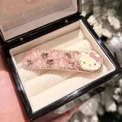 ハローキティ ヘアクリップ　デコ　キラキラ　前髪クリップ クリスタルヘアピン