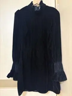 ZARA 黒 フレア袖 ワンピース Sサイズ