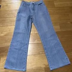 anyFAM ライトブルーフレアデニムパンツ
