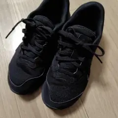 ASICS レーザービーム ブラック スニーカー　23.5cm