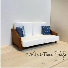 Item thumbnail for item 2d5d3644-9dfc-431d-8ed3-d722813ebb6c
