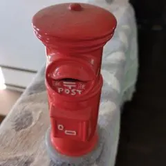 赤い郵便ポスト型置物