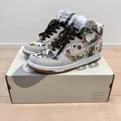 Supreme × Nike SB Dunk High 