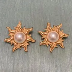 太陽モチーフ　パールデザインピアス