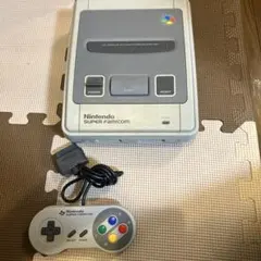スーパーファミコン本体とコントローラー