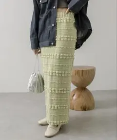 ジャガードカットタイトスカート