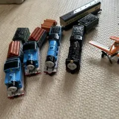 トーマストミカ