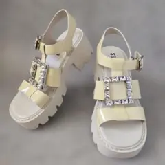 ​【美品】STACCATO スタッカート ビジュー エナメル サンダル 22cmのサムネイル