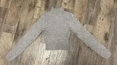 ハイネックニットトップス　グレー
