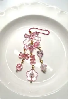 手作りチャーム　ハンドメイド　ストラップ　リボン　ピンク