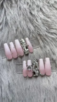 #ネイルチップ　#グヲラデーション　#ベイビーブーマー　#埋め尽くし#指輪パーツ