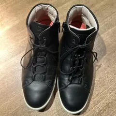 ハイカット スニーカー