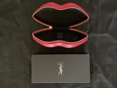 新品未使用　YSL イヴ・サンローラン　リップ型ポーチ