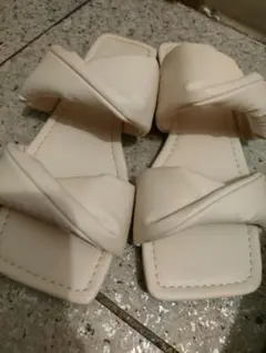 FABBYFABBY ホワイト ねじりマシュマロストラップサンダル