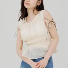 senee シャーリングブラウス アイボリー senee shirring blouse（シャーリングブラウス） アイボリー - メルカリ