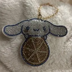 サンリオ　シナモンロール　ラインストーンキーホルダー