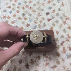 レザー製黒ブレスレット 金属装飾付き