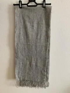 グレー マフラー