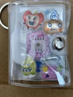 サ*様 ミニシール帳　透明　たまごっち4種類　完成品　キーホルダー付