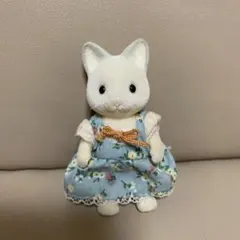 シルバニアファミリー　しろねこ　ネコ　白猫　女の子
