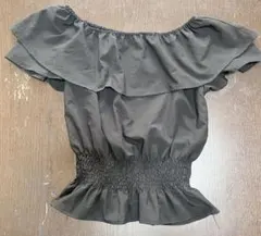 オフショルダー フリル 黒 トップス Fサイズ