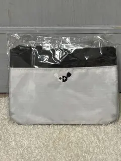 トップ4レトルトチャーム付きサコッシュ