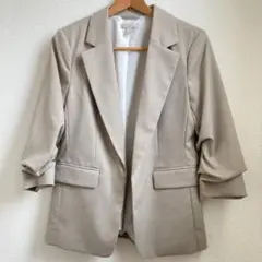 美品【H&M】ベージュ ギャザースリーブブレザー 40