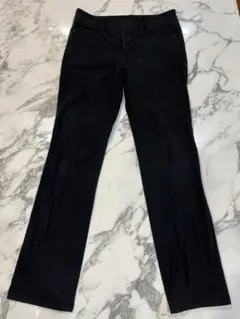 ユニクロ　ブラック スリムフィットパンツ
