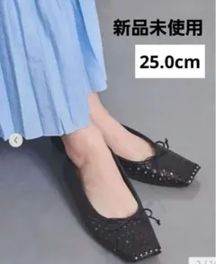 【本日限定値下げ】新品未使用Chemburチェンバースタッズフラットシューズのサムネイル