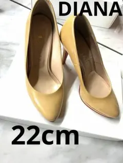 DIANA エナメル パンプス ベージュのサムネイル