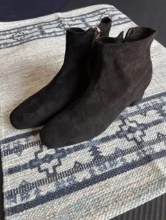 ブラックスエードジッパーブーツ