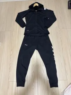 オークリー ジャージ　Oakley ブラック フード付きジャージ 上下セット