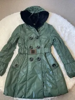 ファーフード付きロングコート　シャカシャカ素材　ウエストベルト付き　おしゃれ