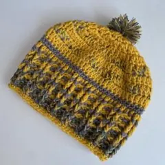 値引きしました‼️からし色とグレーミックスのポンポン付き帽子