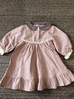 ピンクのフリル付きワンピース (七分袖)