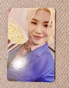 SEVENTEEN CARAT盤封入トレカ　ウジ