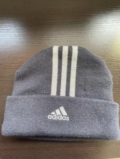 adidas ビーニー　ニット帽