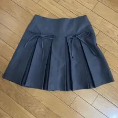 グレー スカートのサムネイル