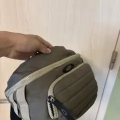 OAKLEY ボディバッグ ショルダーバッグ カーキ