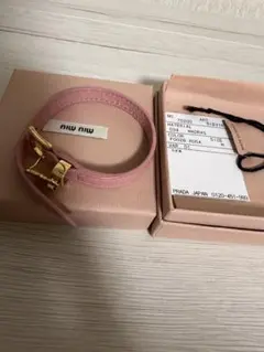 即日発送miu miu ピンク レザー ブレスレット Mのサムネイル