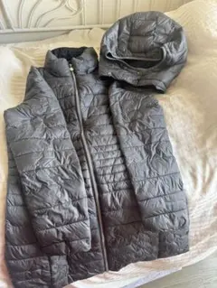 グレー フード付き ダウンジャケット