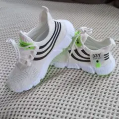 スニーカー（サイズ24.0〜24.5）