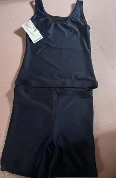 ☆新品！フットマーク　セパレート水着　LLサイズ　ネイビー☆のサムネイル