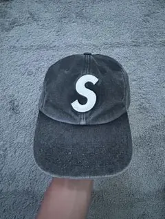 Supreme Pigment S Logo 6-Panel black