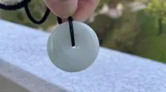 天然石 翡翠 ネックレス 淡い緑色 直径約3cm