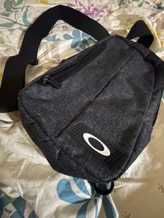 Oakley shoulder bag blackのサムネイル